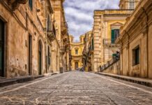 Jakie gniazdka są na Sycylii?