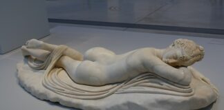 Ile lat żyją niskie osoby?