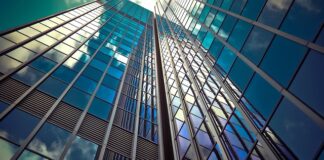 Ile żyją niskie osoby?