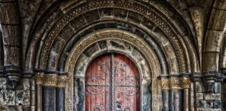 Jaki kraj ma najmniejszy dostęp do morza?