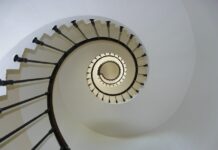 Ile schodów jest w skalnym mieście?