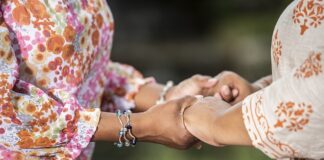 Czy we Włoszech je się pizzę sztućcami?