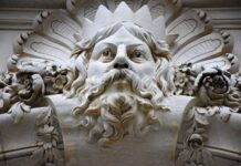 W kim zakochał się Zeus?