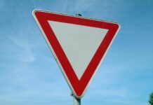 Kto ma pierwszeństwo na pasach we Włoszech?