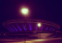 Ile się leci z Katowic do Włoch?